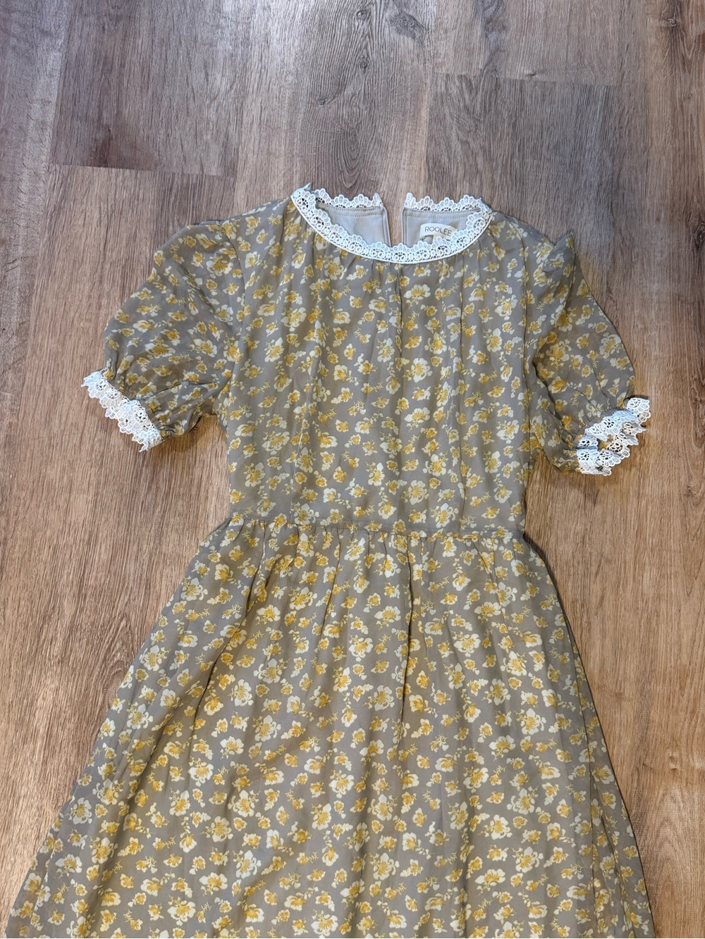 Roolee Vintage-Inspired Midi Dress - Picture 4 of 13
